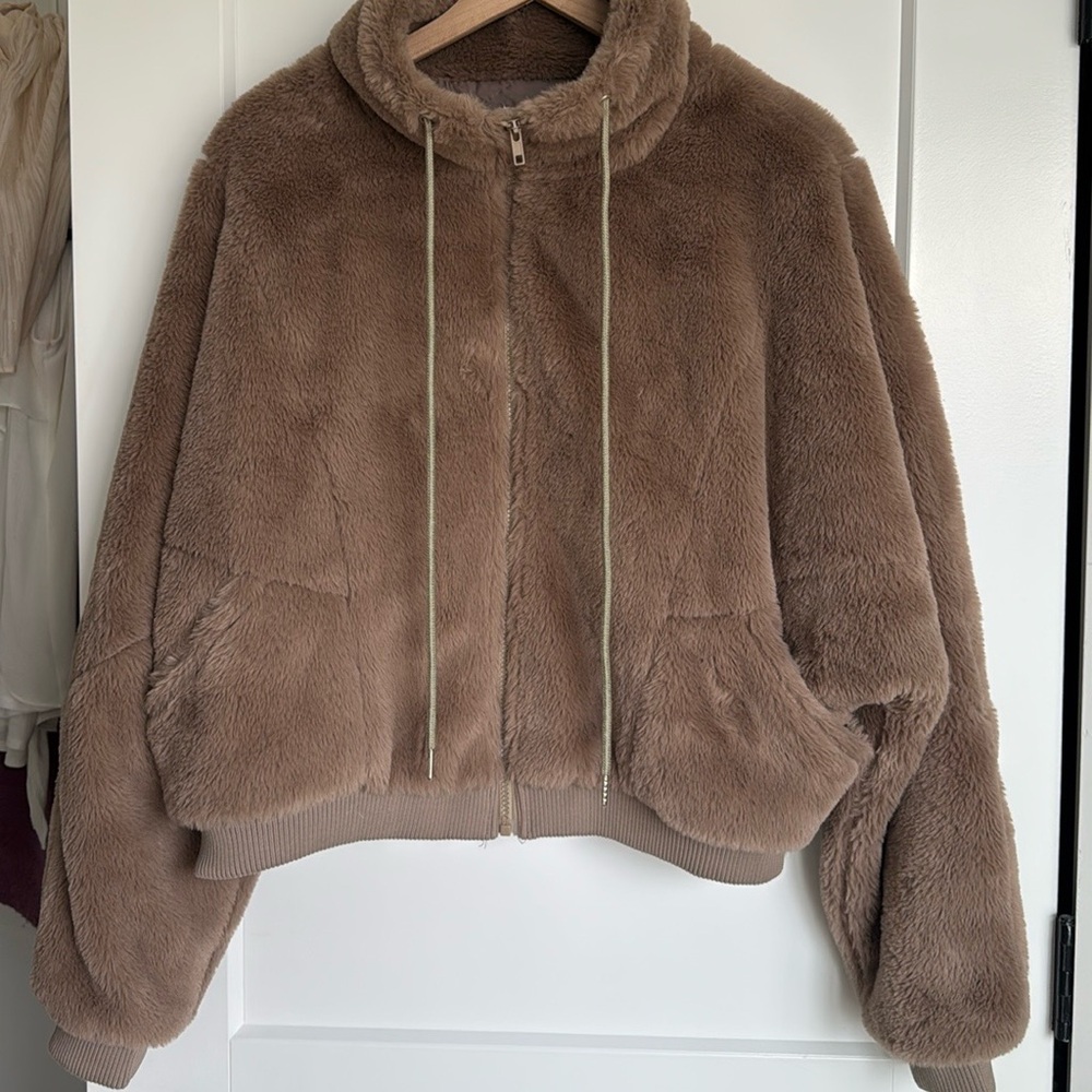 NWOT Altar’d State faux fur drawstring zip up jacket - tan - size medium